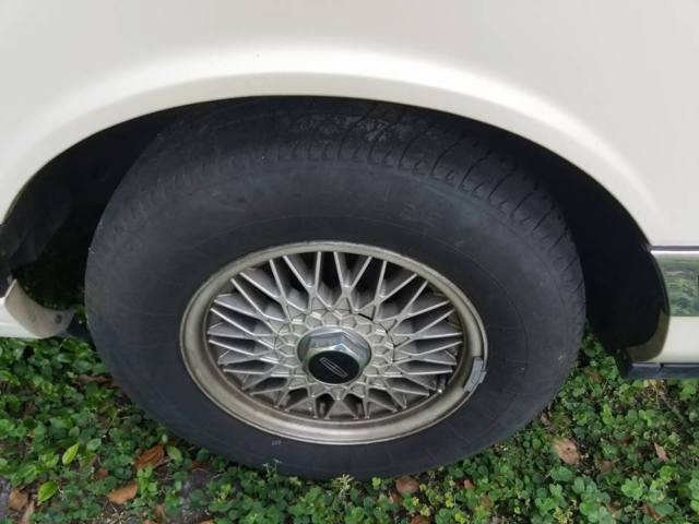 1990 Lincoln Town Car - photo 6