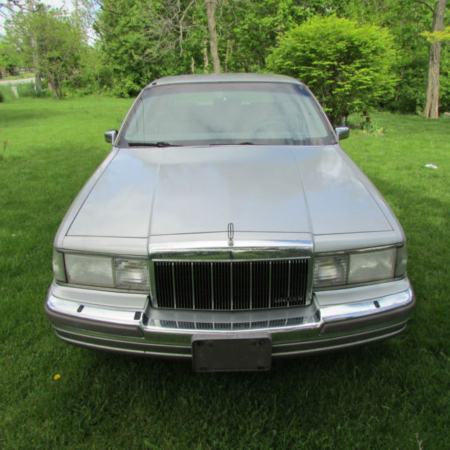 1990 Lincoln Town Car - photo 2