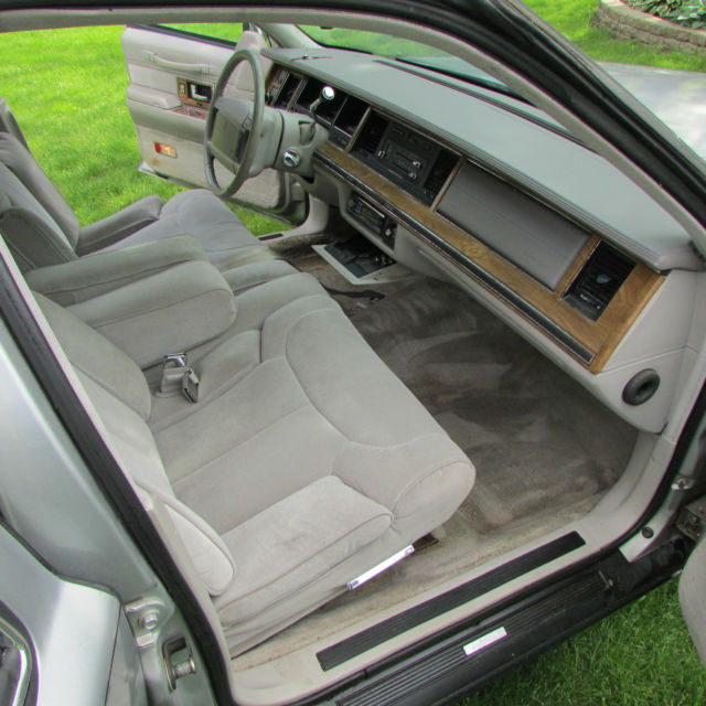 1990 Lincoln Town Car - photo 8