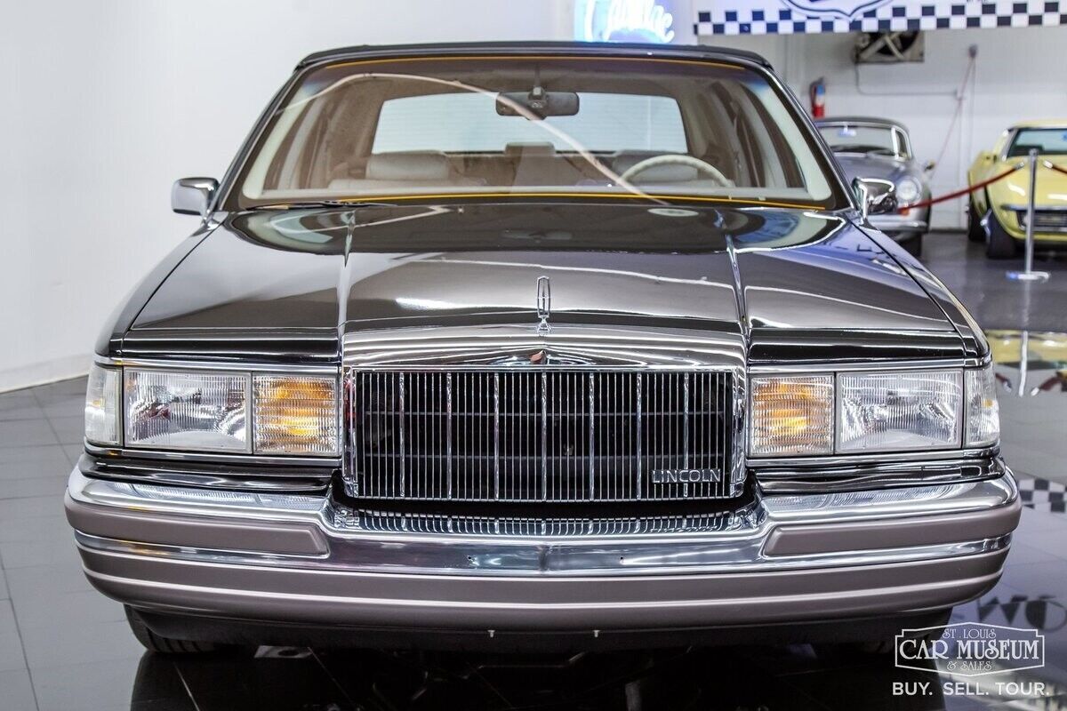 1990 Lincoln Town Car Signature - photo 5