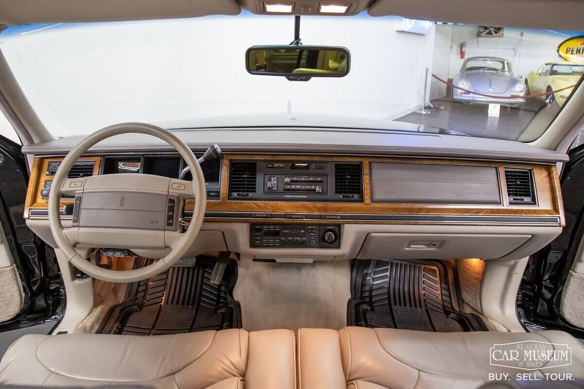 1990 Lincoln Town Car Signature - photo 6