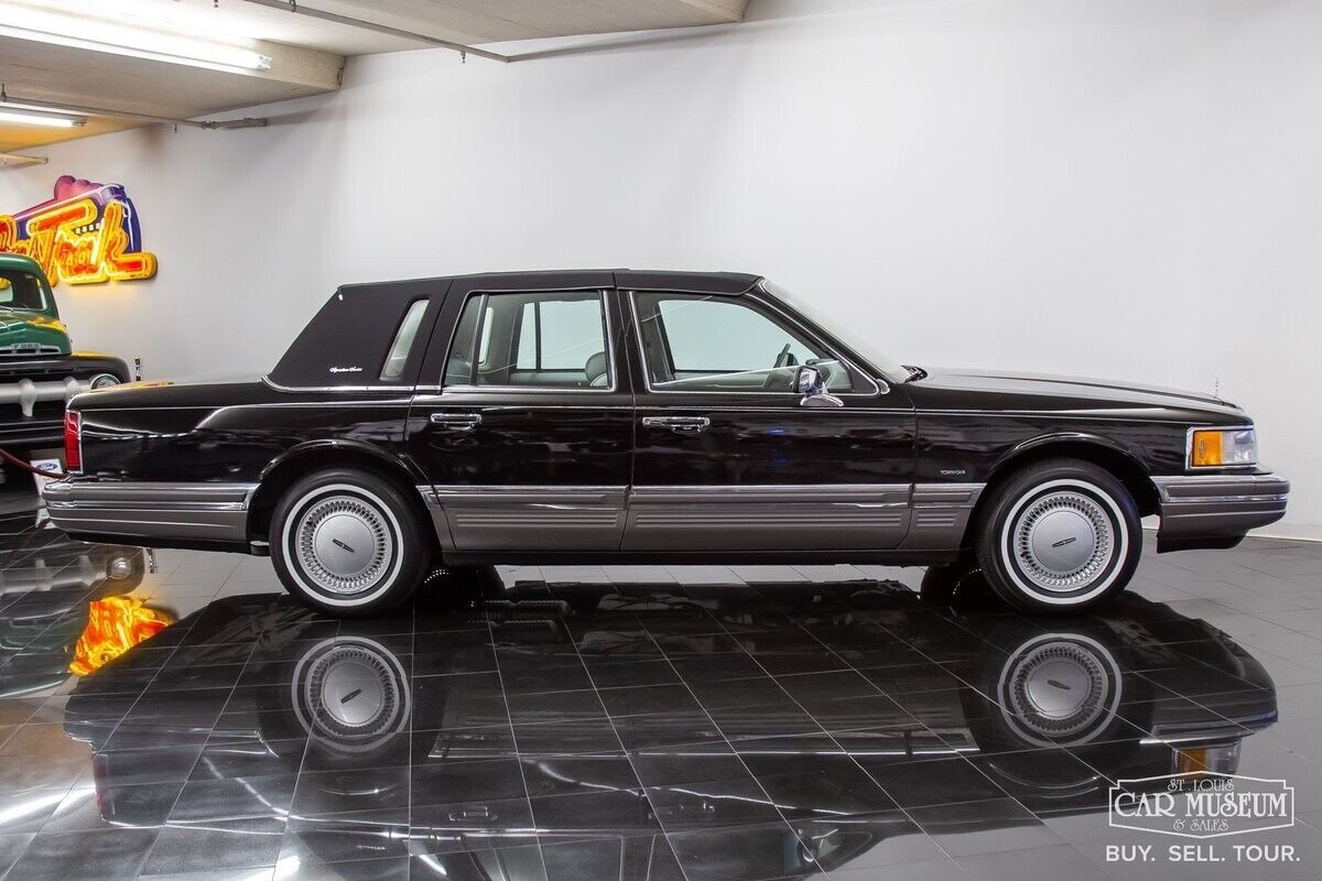 1990 Lincoln Town Car Signature - photo 9