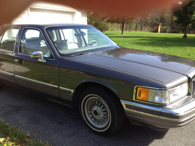1990 Lincoln Town Car - photo 2