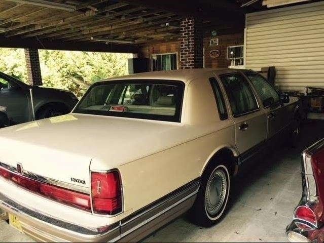 1990 Lincoln Town Car Signature - photo 7