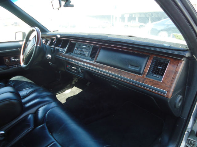 1990 Lincoln Town Car - photo 4
