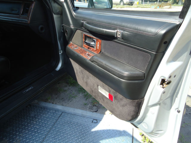 1990 Lincoln Town Car - photo 8