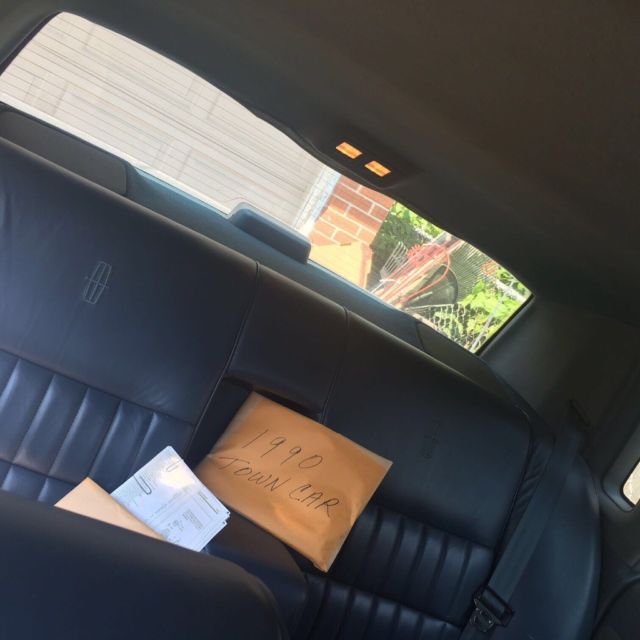 1990 Lincoln Town Car Signature series - photo 9