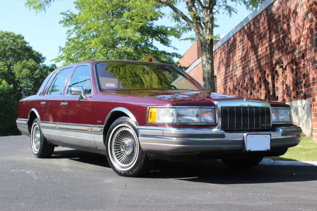 1990 Lincoln Town Car Signature Series