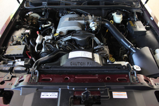 1990 Lincoln Town Car Signature Series - photo 2