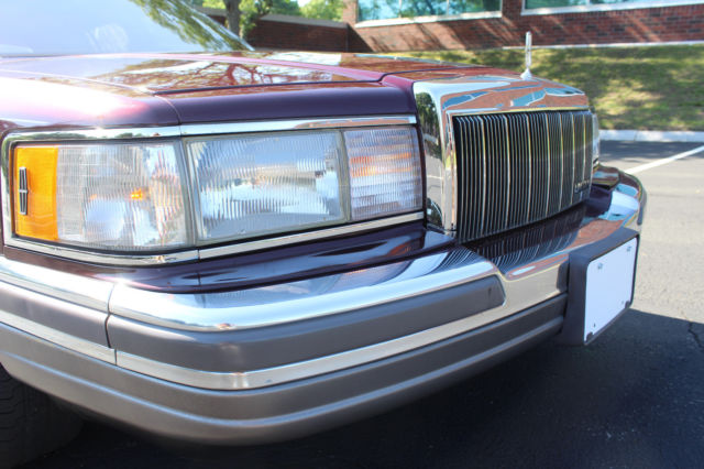 1990 Lincoln Town Car Signature Series - photo 3
