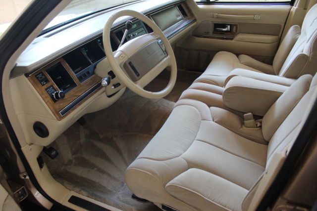 1990 Lincoln Town Car Signature Series - photo 8