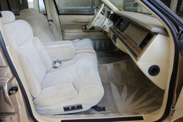 1990 Lincoln Town Car Signature Series - photo 9