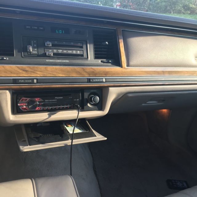 1990 Lincoln Continental - photo 4