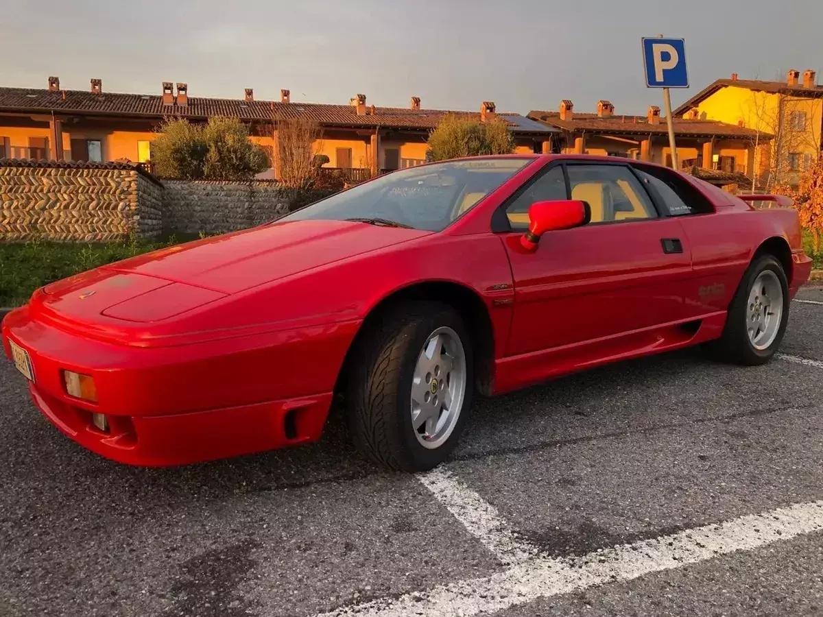 1990 Lotus ESPRIT TURBO 1990 Lotus Esprit Right-hand drive Sport seats Panorama roof and sunroof