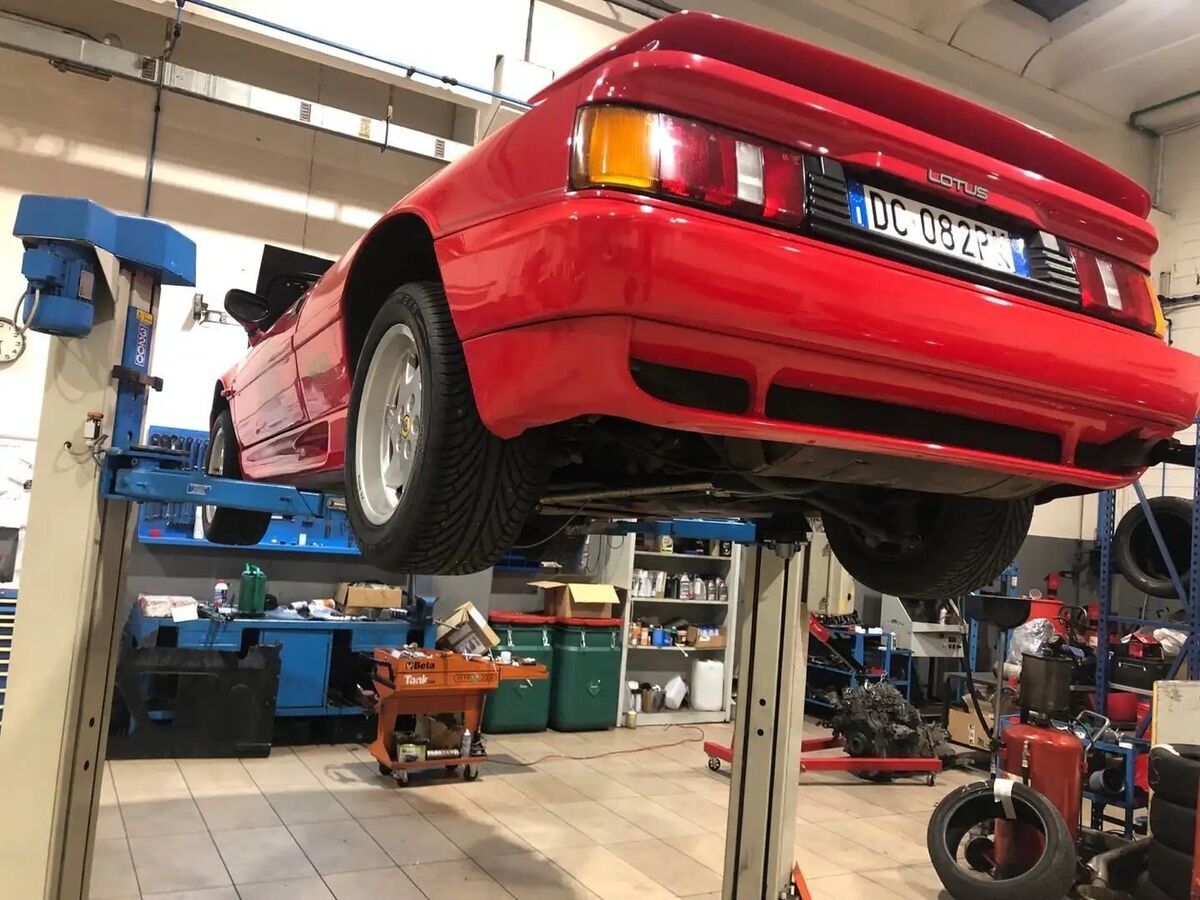 1990 Lotus Esprit Right-hand drive Sport seats Panorama roof and sunroof - photo 3