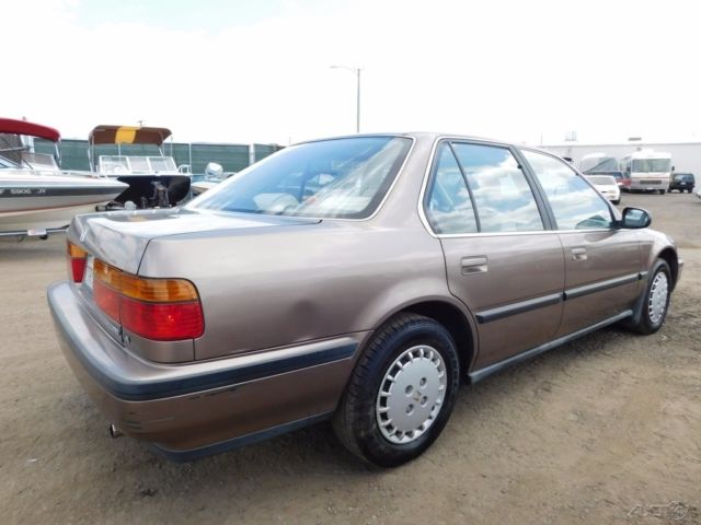 1990 Honda Accord LX - photo 2