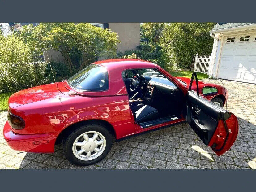 1990 Mazda MX-5 Miata 2dr Convertible w/OEM Hardtop - photo 8