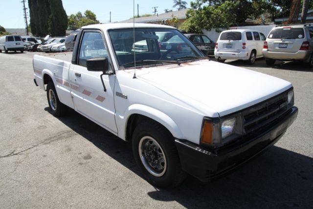 1990 Mazda B2200 Manual 4 Cylinder NO RESERVE 1990 Mazda B-Series Pickups B2200