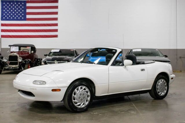 1990 Mazda Miata MX-5 31762 Miles White 1.6L Inline 4 Cylinder 5-Speed Manual 1990 Mazda MX-5 Miata MX-5