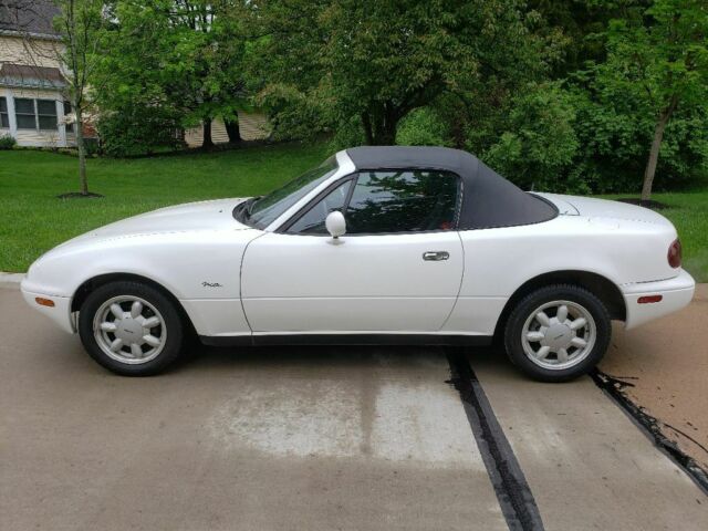 1990 Mazda MX-5 Miata Package A - photo 2