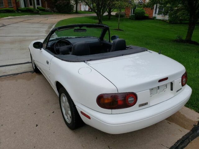 1990 Mazda MX-5 Miata Package A - photo 5
