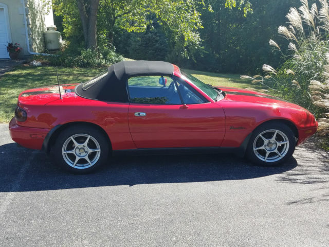 1990 Mazda MX-5 Miata Convertible with Removable Hard Top - photo 3