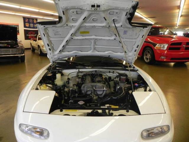 1990 Mazda MX-5 Miata 2dr Convertible - photo 10