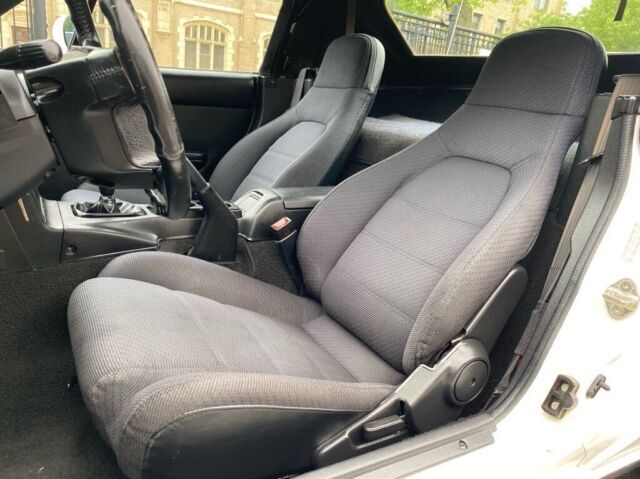 1990 Mazda MX-5 Miata Base 2dr Convertible - photo 11