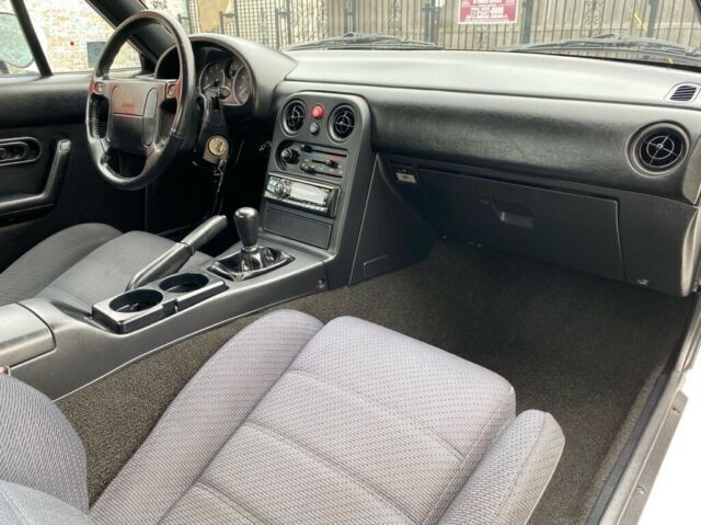 1990 Mazda MX-5 Miata Base 2dr Convertible - photo 13