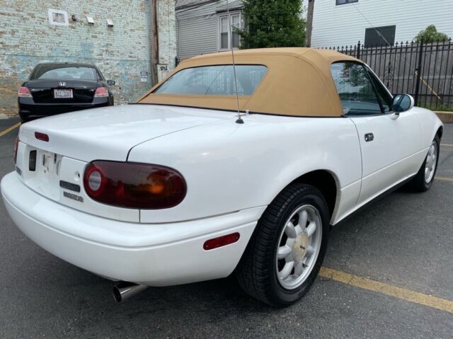 1990 Mazda MX-5 Miata Base 2dr Convertible - photo 9