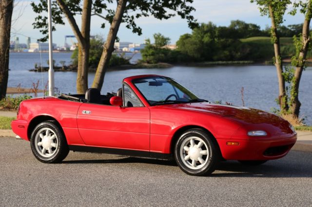 1990 Mazda MX-5 Miata CONVERTIBLE