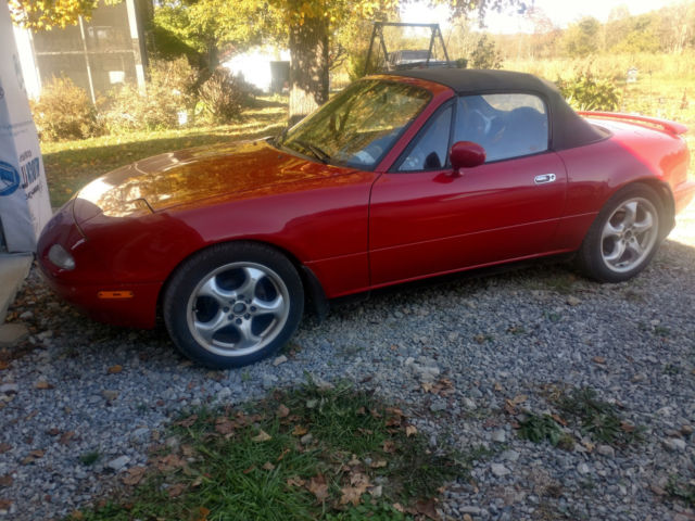 1990 Mazda MX-5 Miata Convertible Red with Black SoftTop 1990 Mazda MX-5 Miata Convertible