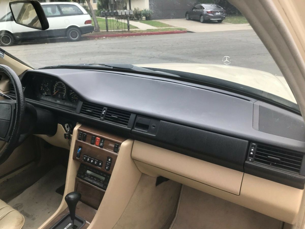 1990 Mercedes-Benz 300-Series - photo 11