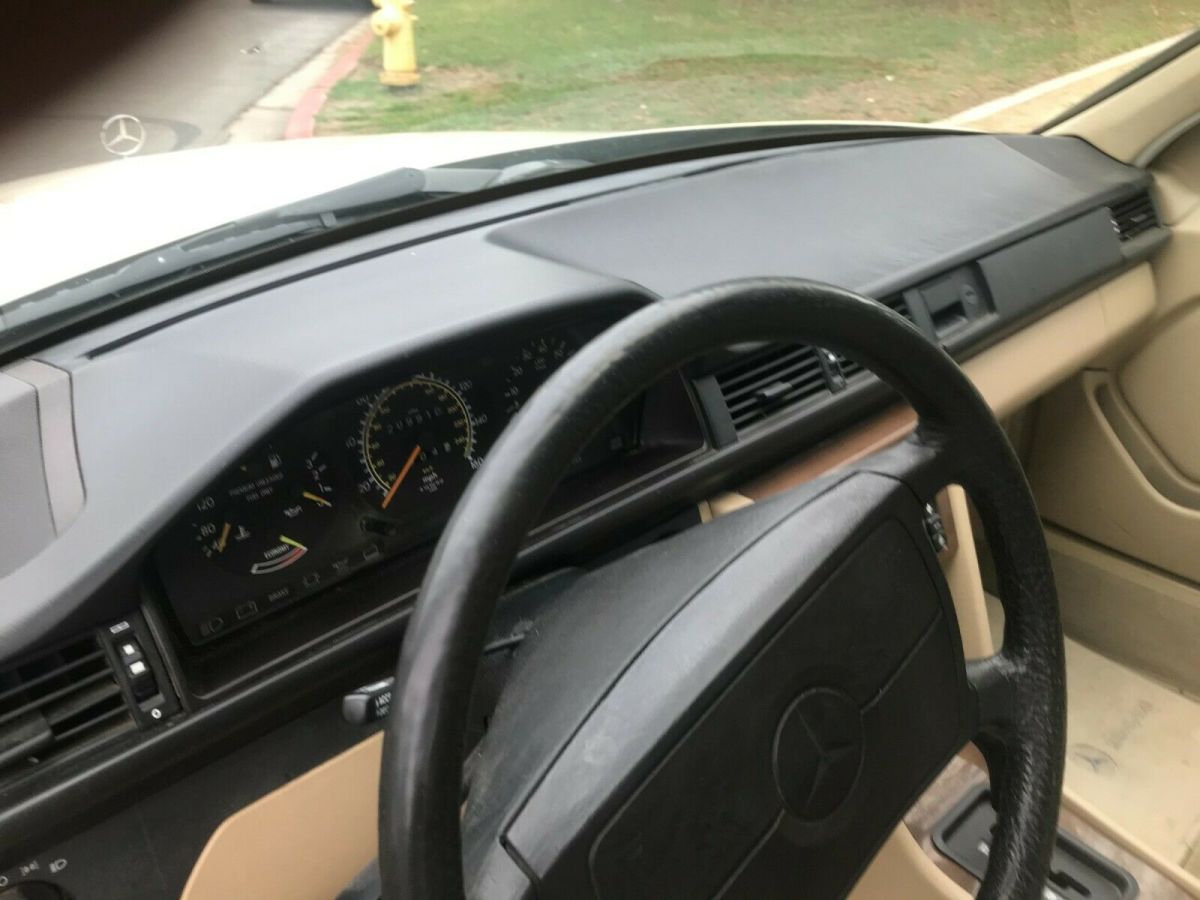 1990 Mercedes-Benz 300-Series - photo 7