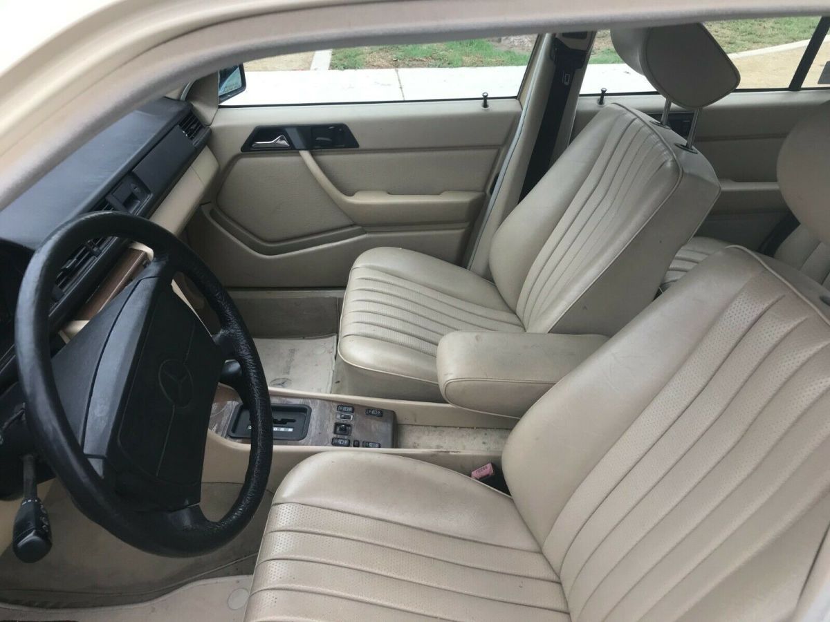 1990 Mercedes-Benz 300-Series - photo 8