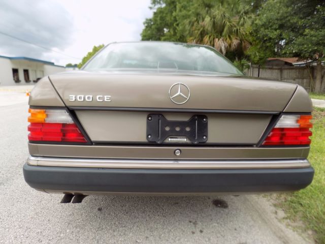 1990 Mercedes-Benz 300-Series 300 Ce - photo 10