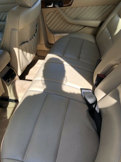 1990 Mercedes-Benz 300-Series - photo 5
