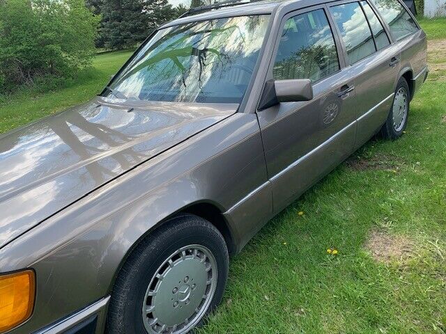 1990 Mercedes-Benz 300-Series TE Wagon - photo 2