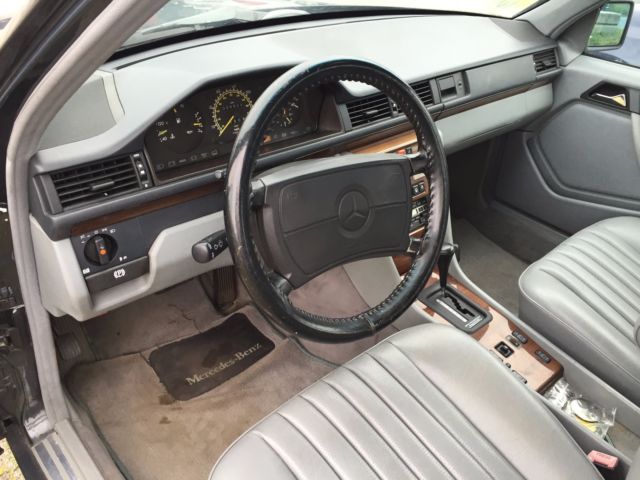 1990 Mercedes-Benz 300-Series - photo 10