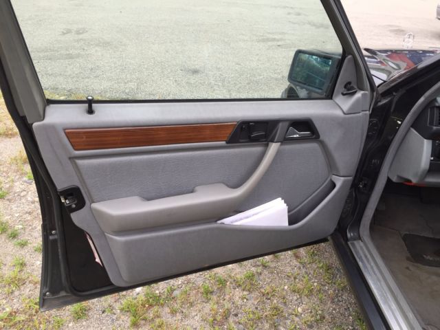 1990 Mercedes-Benz 300-Series - photo 9