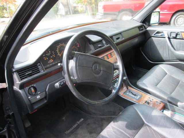 1990 Mercedes-Benz 300-Series - photo 9
