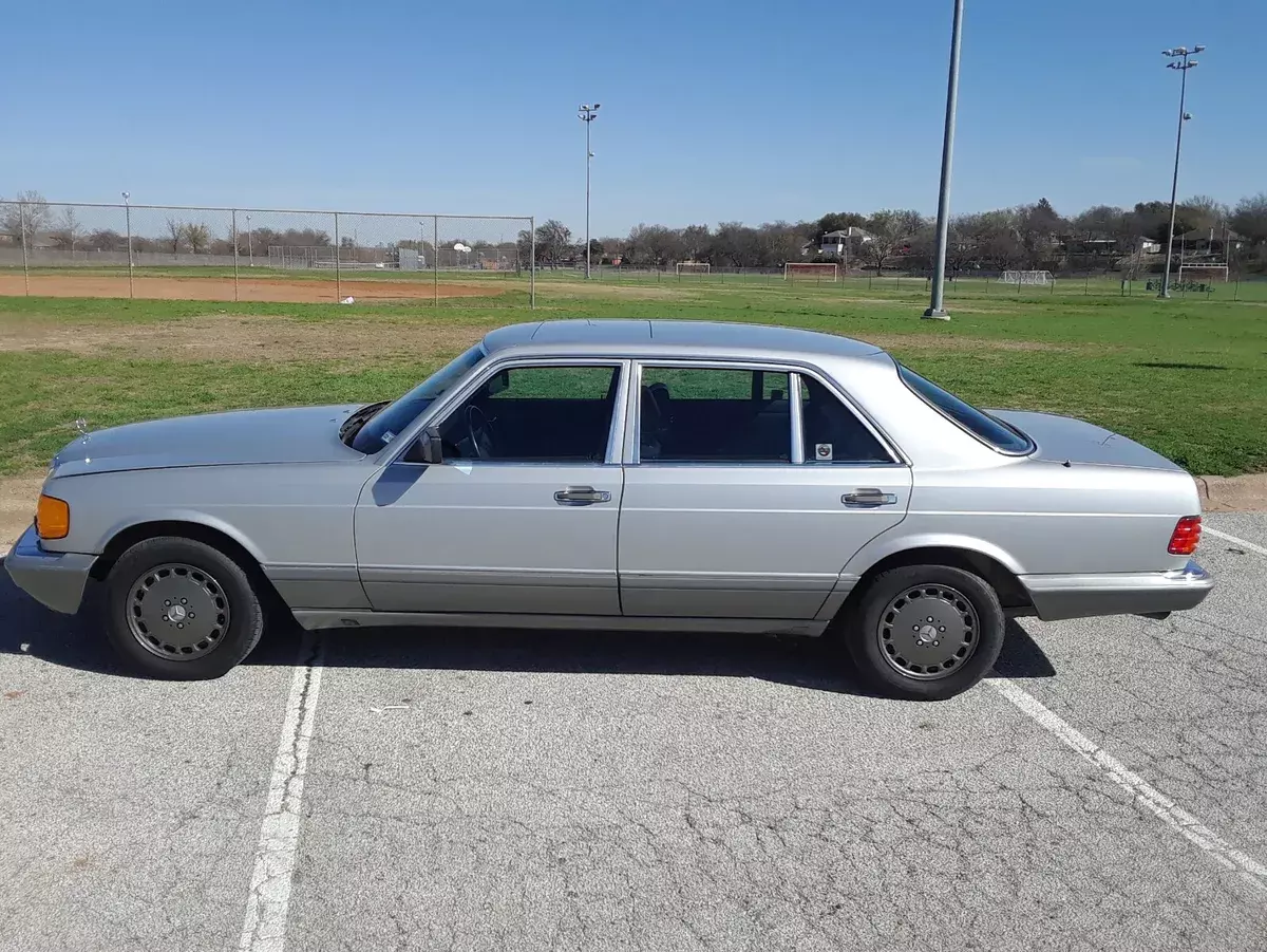 1990 Mercedes 560 SEL 4 Door Sedan with heated seats, new Michelin tires. 1990 Mercedes-Benz Other