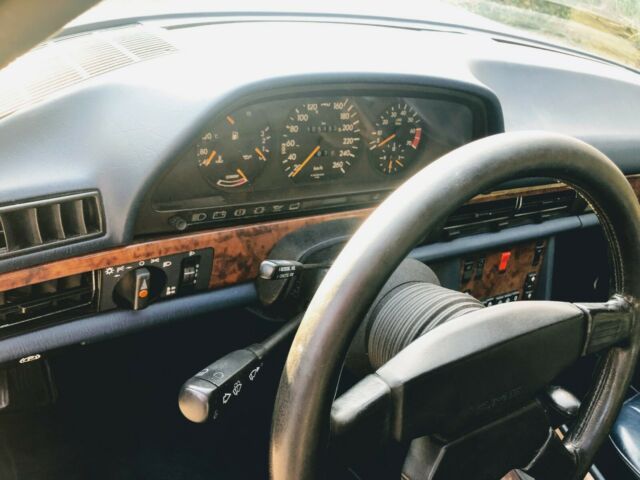 1980 Mercedes-Benz 500-Series 560 sec - photo 9