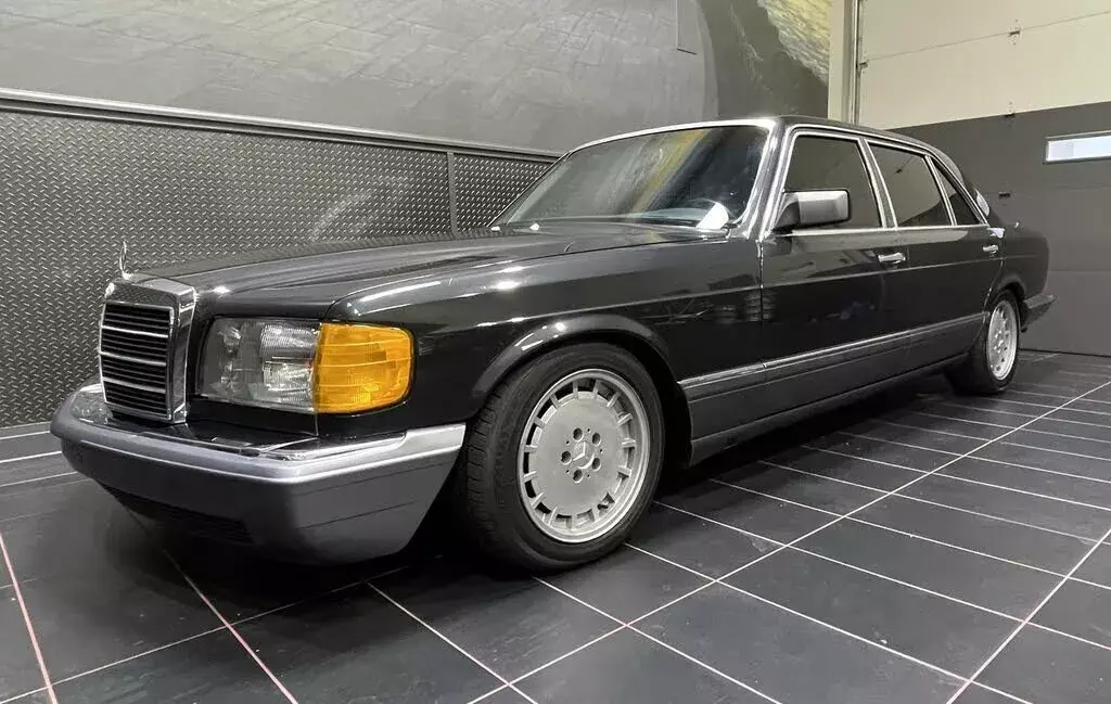 1990 Mercedes 560SEL, Black Pearl Metallic with Gray Leather, 121,200 Miles 1990 Mercedes-Benz S-Class
