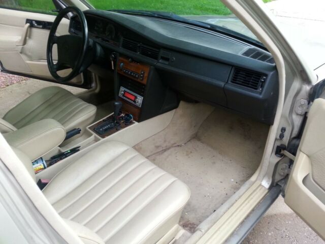 1993 Mercedes-Benz 190-Series 190E 2.6 - photo 8