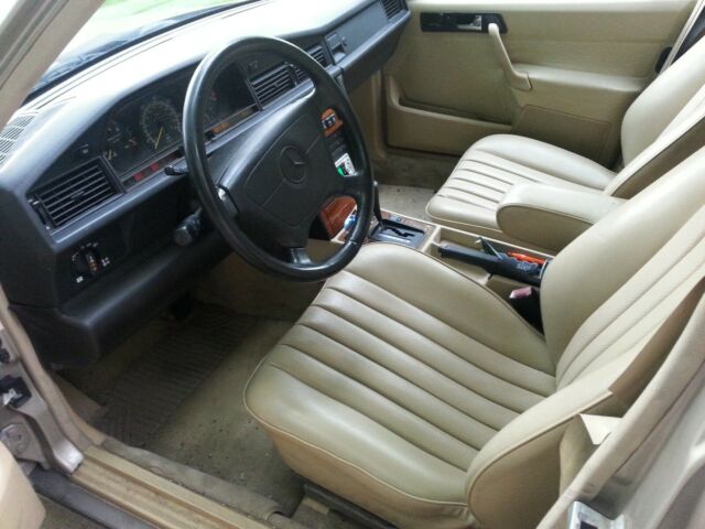 1993 Mercedes-Benz 190-Series 190E 2.6 - photo 9