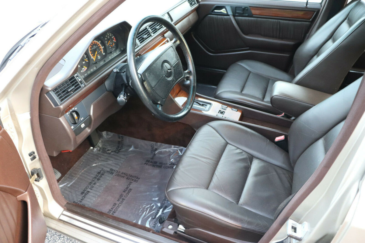 1990 Mercedes-Benz 300-Series 300 E 4dr Sedan - photo 12