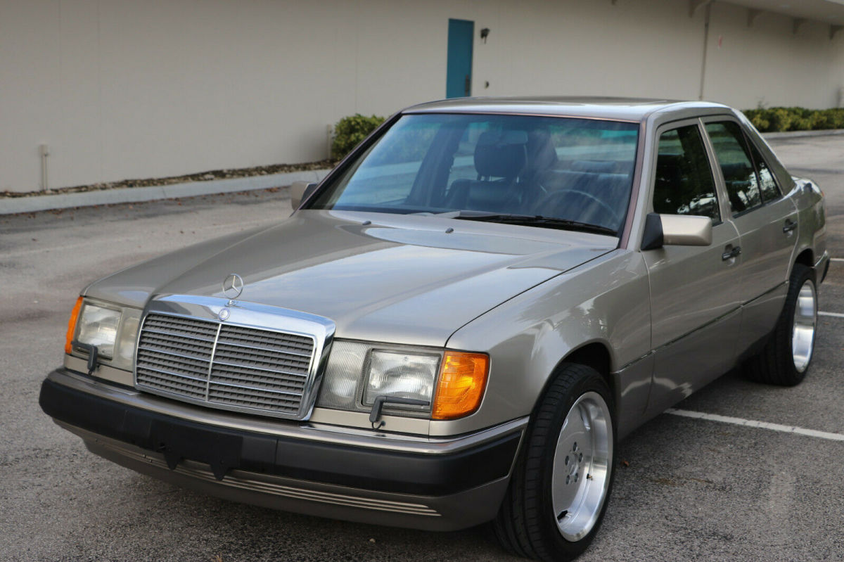 1990 Mercedes-Benz 300-Series 300 E 4dr Sedan - photo 6