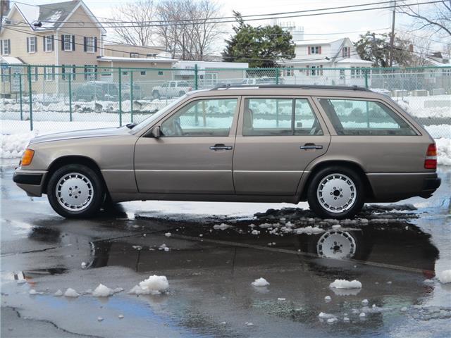 1990 Mercedes-Benz 300-Series 300TE Wagon 4 DOORS 3RD ROW SEAT! - photo 4