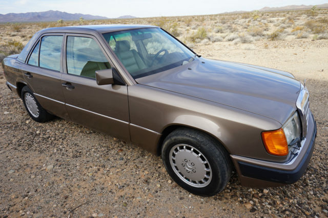 1990 Mercedes-Benz E-Class 3 L 4door Sedan - photo 5